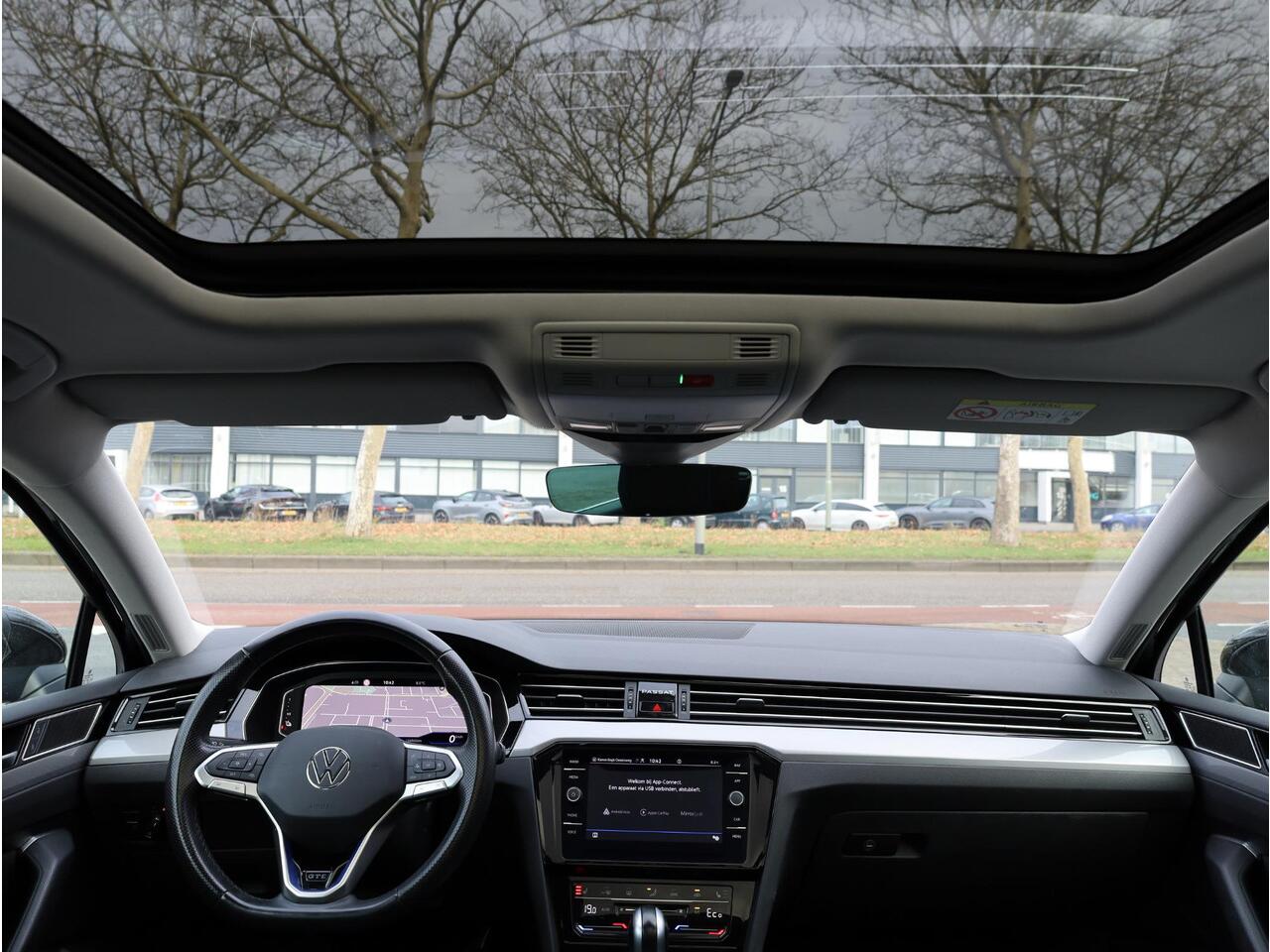 Volkswagen PASSAT Variant GTE 1.4 TSI PHEV 218PK | Panodak | Virtual | Achteruitrijcamera | Elektrische kofferklep | Getint Glas | Carplay/Android |