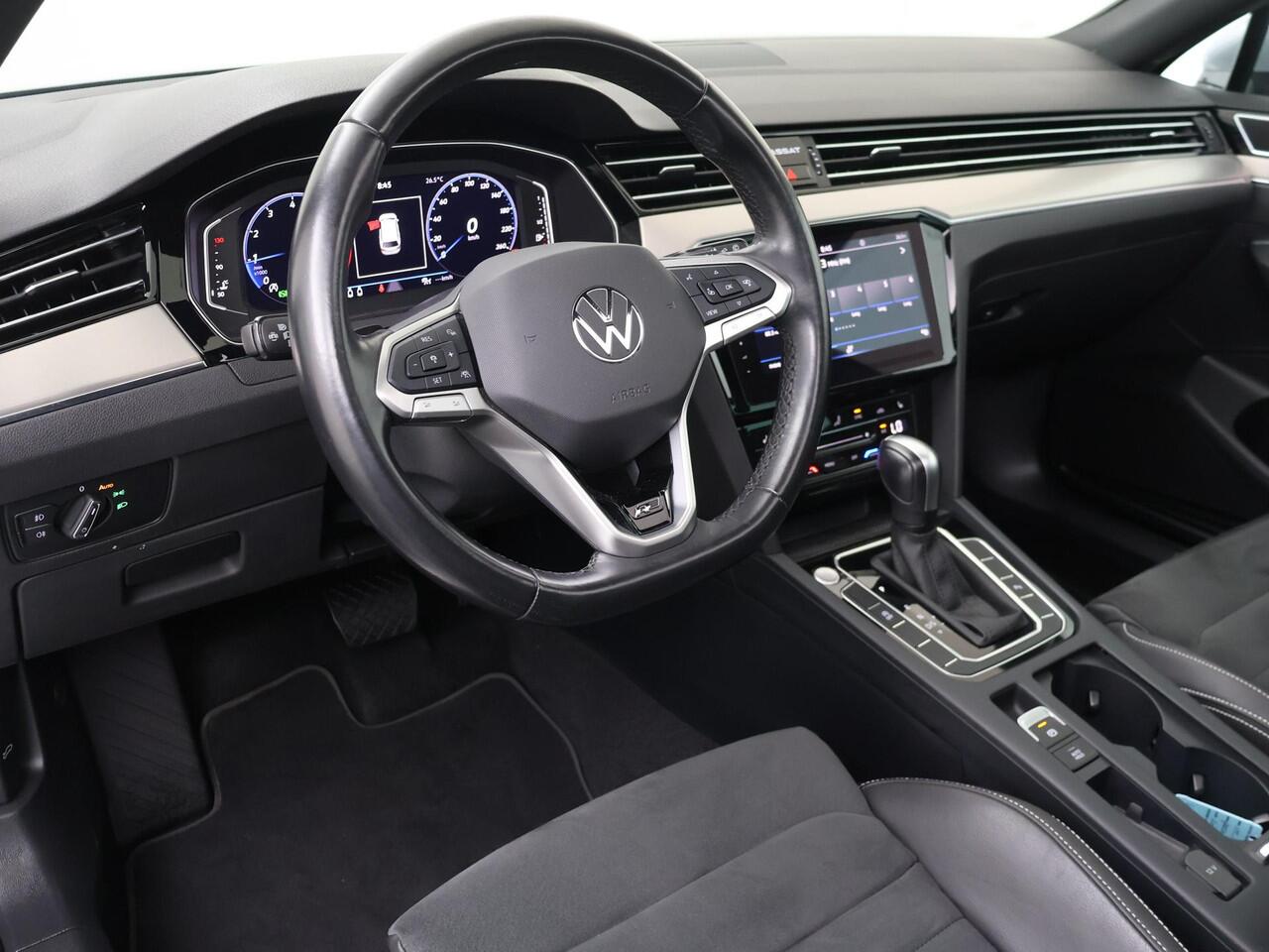 Volkswagen PASSAT Variant 1.5 TSI R-Line Business + | 150 PK | Automaat | Adaptive Cruisecontrol | Panoramadak | Stoelverwarming |