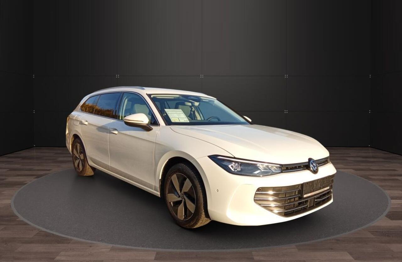 Volkswagen PASSAT Variant 2.0 TDI 150 PK DSG ACC LED 360 Camera Trekhaak Massage