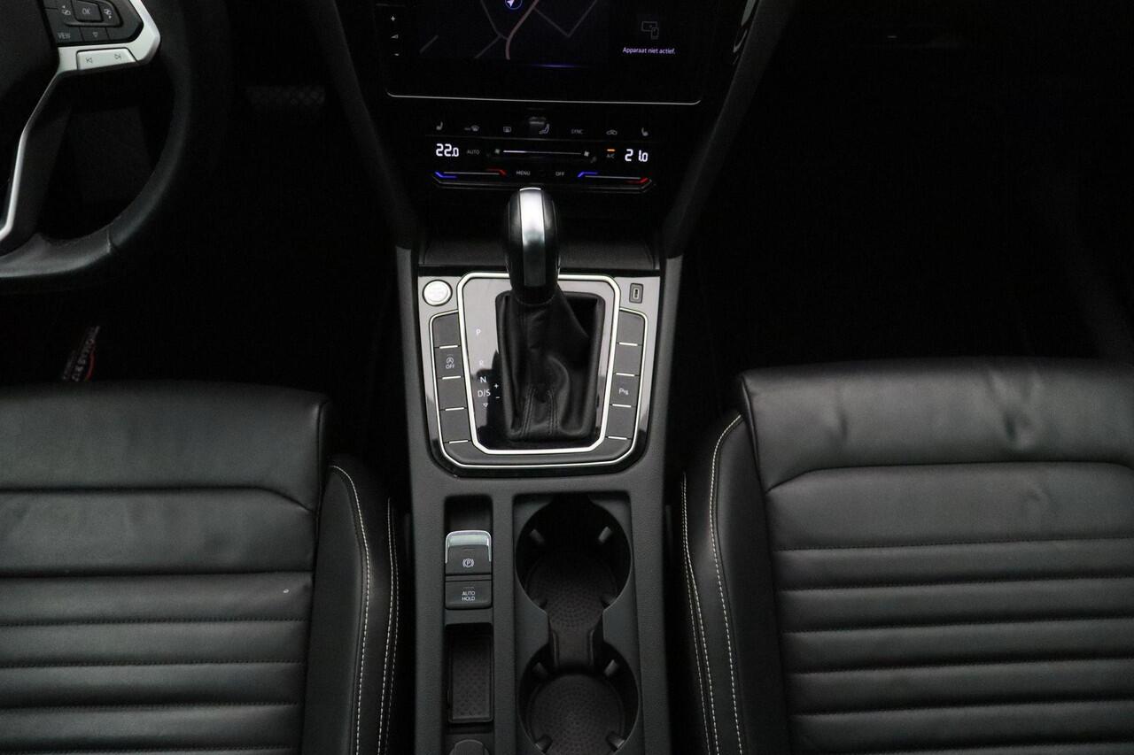 Volkswagen PASSAT 2.0 TSI R-Line Business + 2020 | Navigatie | Adaptive Cruise Control | Achteruitrij Camera | App Connect | 2 Sleutels | Nationale Autopas NAP | Boekjes | Multifunctioneel Stuurwiel | Digitaal Dashboard