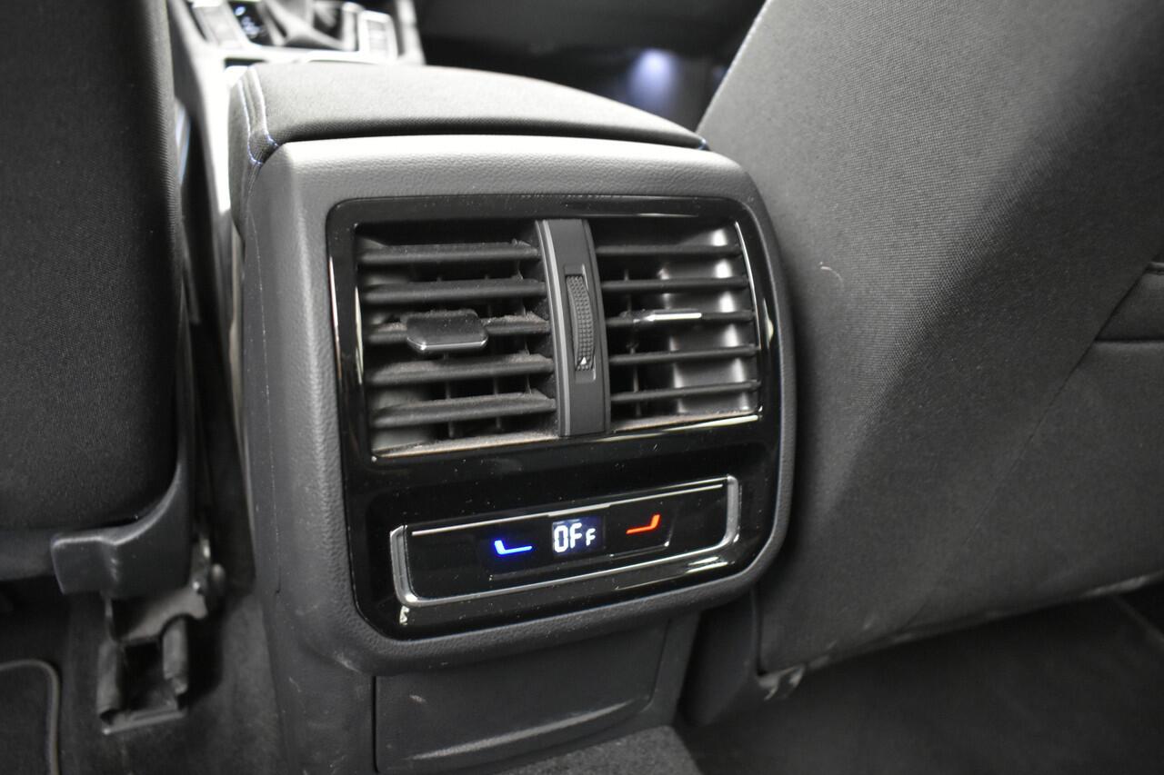 Volkswagen PASSAT 1.4 TSI PHEV GTE Buss ed El Trekh Camera Navi Winterpack