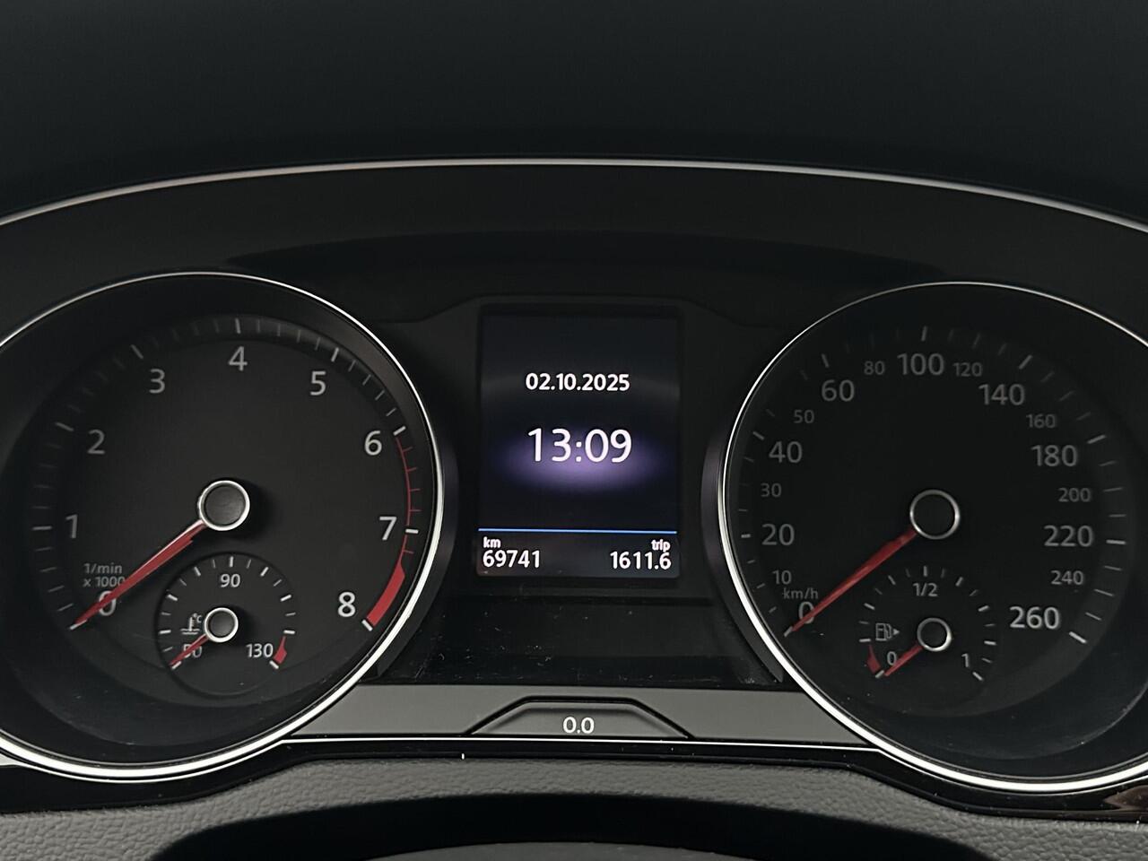 Volkswagen PASSAT Variant 1.5 TSI Comfort Business Trekhaak Elektrische stoelen Dealer Ondrh