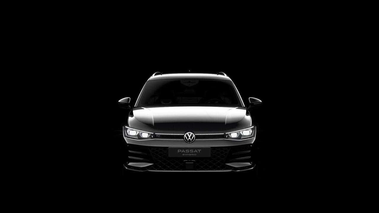 Volkswagen PASSAT Variant R-Line Edition - eHybrid | 'App-Connect' draadloze smartphone integratie | Afstandscontrolesysteem (Front Assist) | Automatische afstandsregeling (Adaptive Cruise Control)