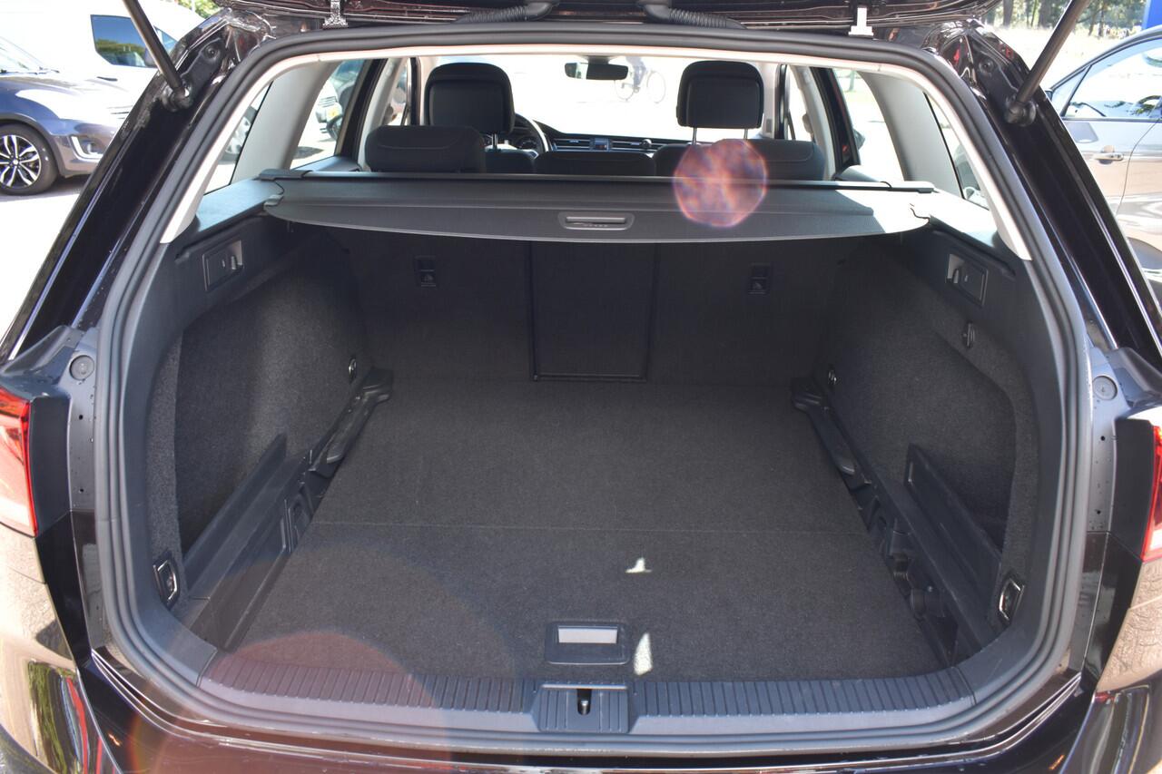 Volkswagen PASSAT Variant 1.5 TSI Comfort Business Navigatie | Camera | Stoelverwarming | ACC | 12 mnd BOVAG garantie Whatsapp 06-53188999