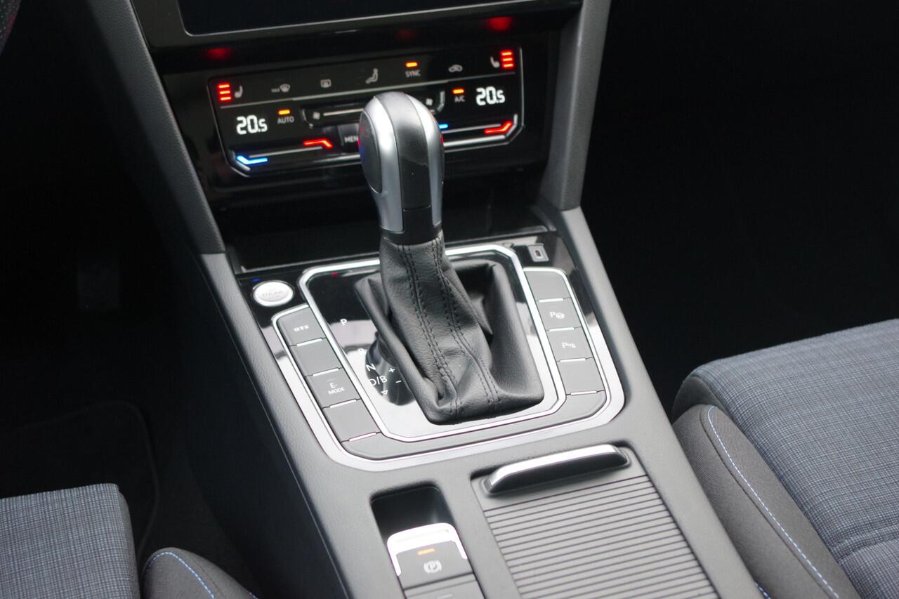 Volkswagen PASSAT Variant 1.4 TSI 218 PK PHEV GTE BNS, Trekhaak, Panoramadak, Winterpakket, Carplay