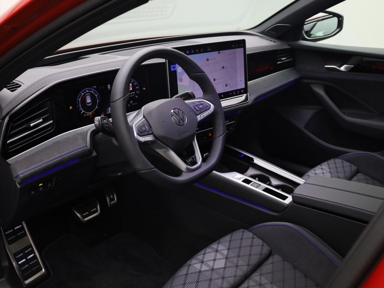 Volkswagen PASSAT 1.5 eTSI 150pk DSG R-Line-Edition · Panoramadak · 360 Camera · Head-Up Display · IQ Light · Harman Kardon Sound · Massagefunctie · Garantie t/m 22-01-2029 of 100.000km · Prijs is incl Inruilbonus . MEGA Sale