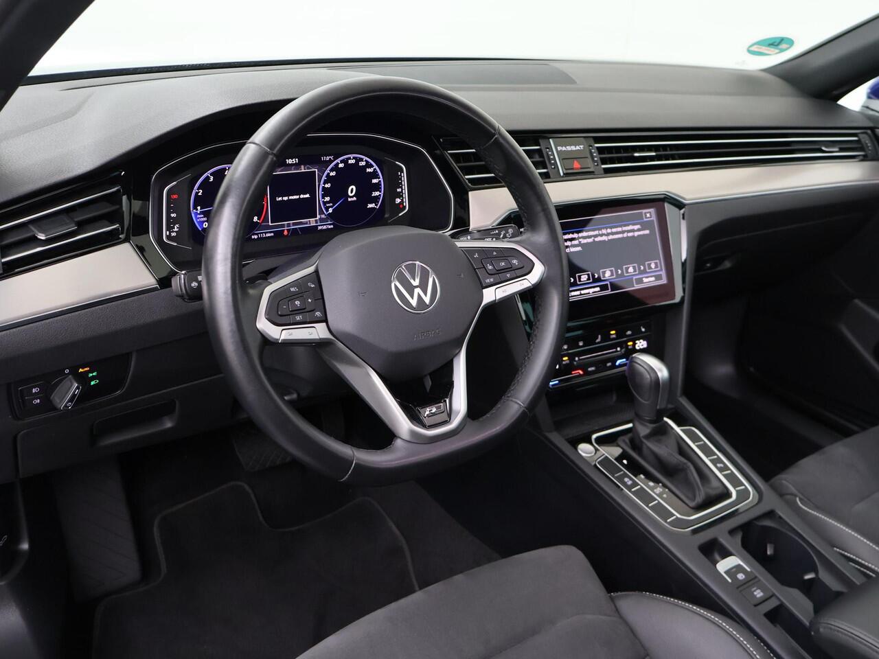 Volkswagen PASSAT Variant 1.5 TSI R-Line Business + | 150 PK | Automaat | Panoramadak | Matrix LED koplampen | R-Line |