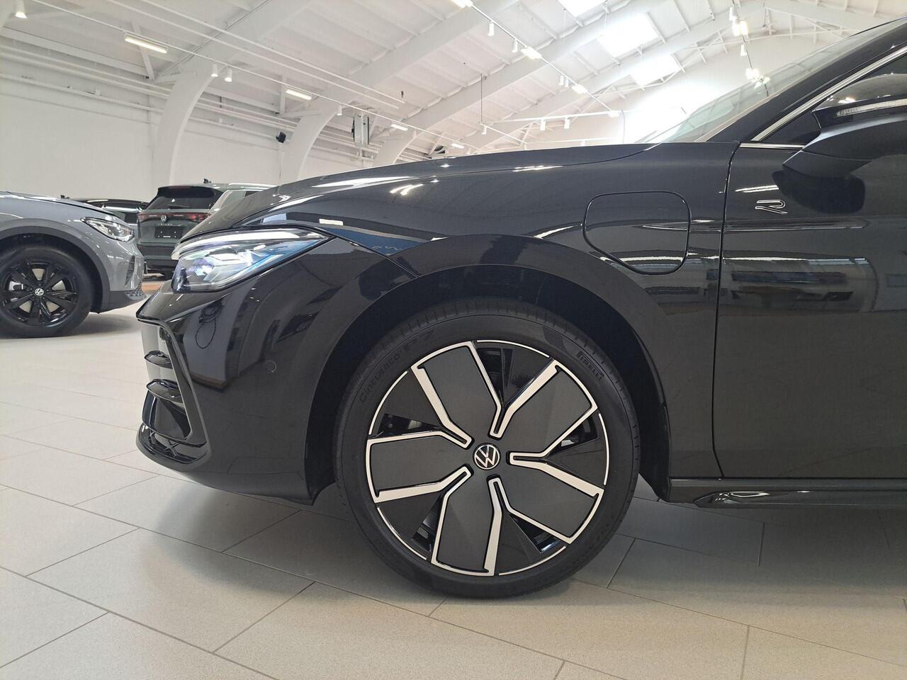 Volkswagen PASSAT Variant R-Line Edition 1.5 eHybrid 204 pk 6 versn. DSG · Multimedia pakket plus · High-end geluidsysteem 'Harman Kardon' · Prijs incl. inruilpremie · MEGA Sale