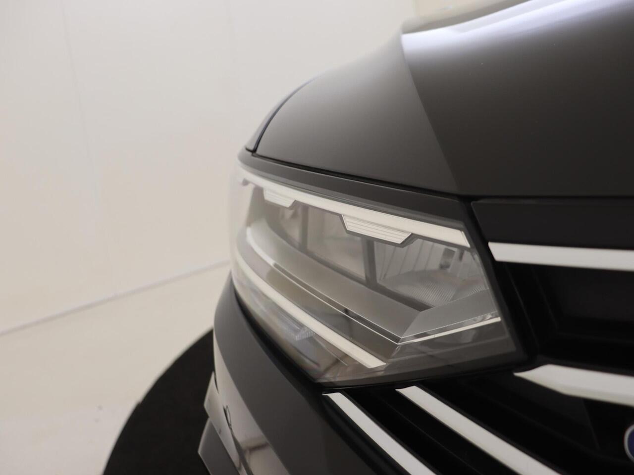 Volkswagen PASSAT 1.4 TSI PHEV GTE Business | SoH 97% | Achteruitrijcamera | 3-zone airco | Adaptieve cruise control | CarPlay | Stoelverwarming | Navigatie |