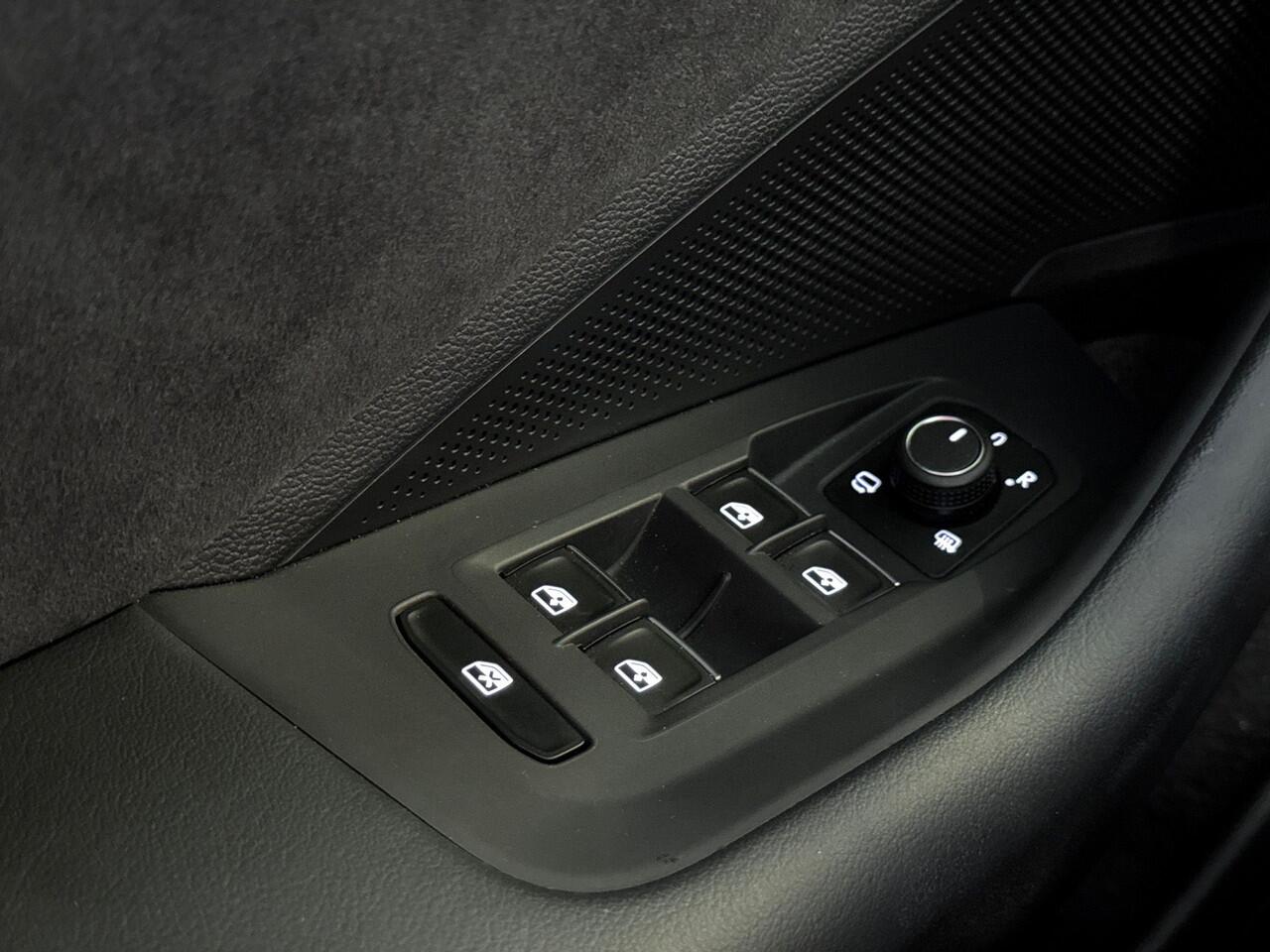 Volkswagen PASSAT Variant 1.5 eTSI R-Line Edition Top-Sport Ego-Active, incl. massagefunctie | Achteruitrijcamera | Panoramadak