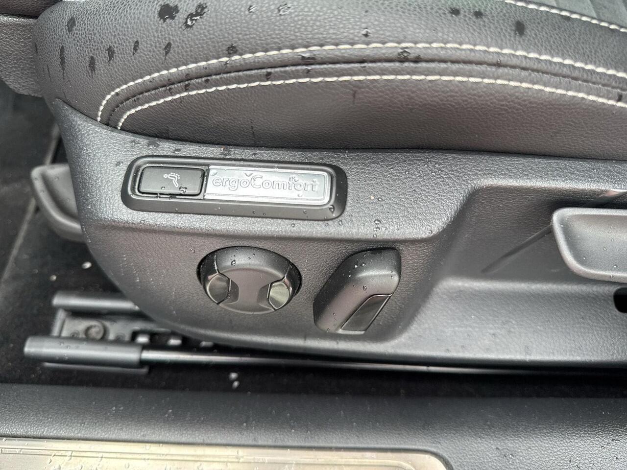 Volkswagen PASSAT 1.4 TSI PHEV GTE Business | 218 Pk | DCC | A-Camera | ERGO | Trekhaak | SOH 92% |