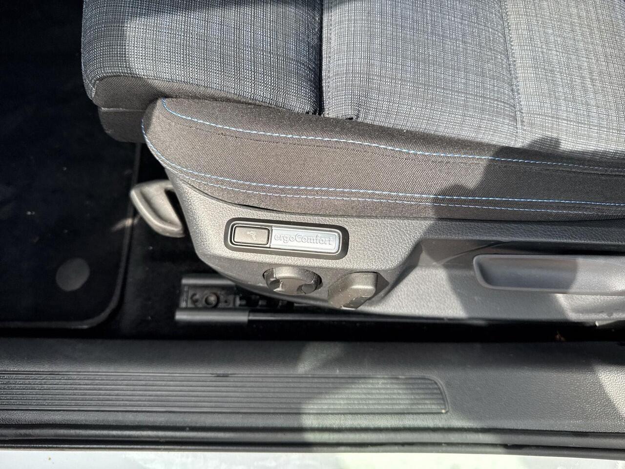 Volkswagen PASSAT 1.4 TSI PHEV GTE Business | 93% SOH | 218 pk | Trekhaak | LED | ACC | A-Camera | App Connect |