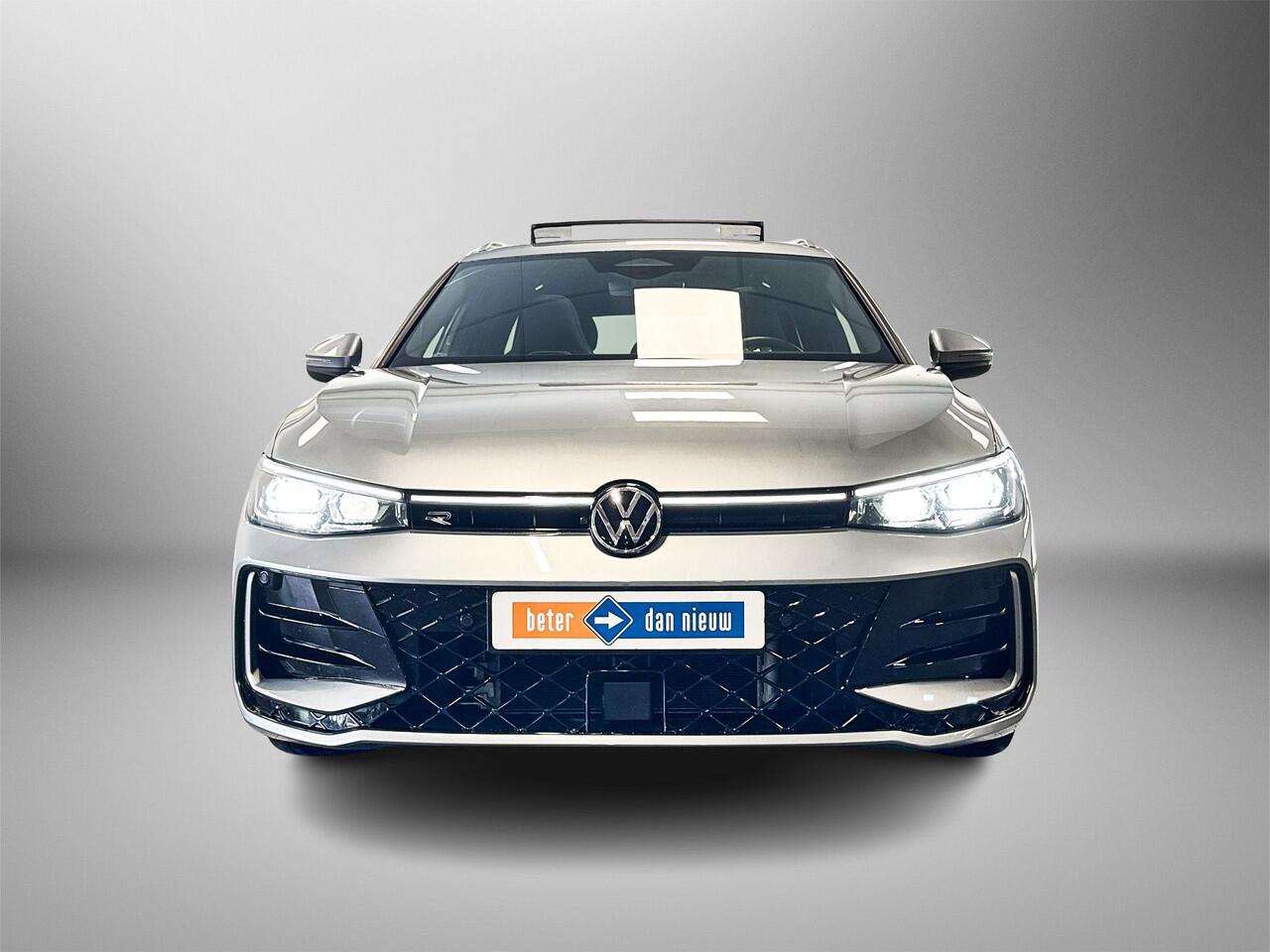 Volkswagen PASSAT Variant 1.5 150pk eTSI R-Line Edition Panoramadak | Parkeersensoren voor & achter | Achteruitrijcamera