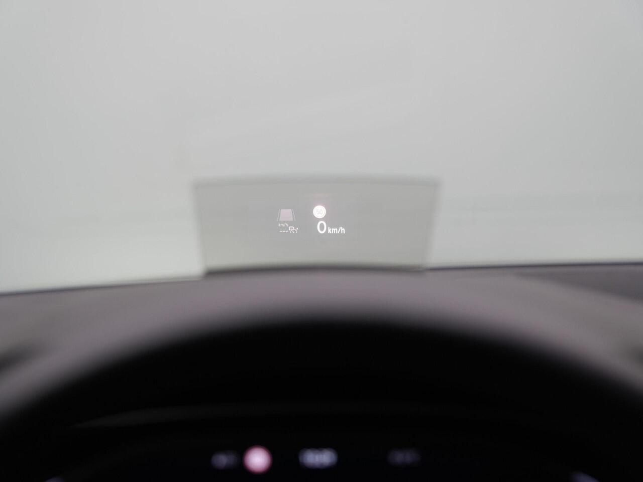 Volkswagen PASSAT Variant 1.5 TSI 150 pk DSG Elegance | Trekhaak | Head-up display | Leder/alcantara | Achteruitrijcamera