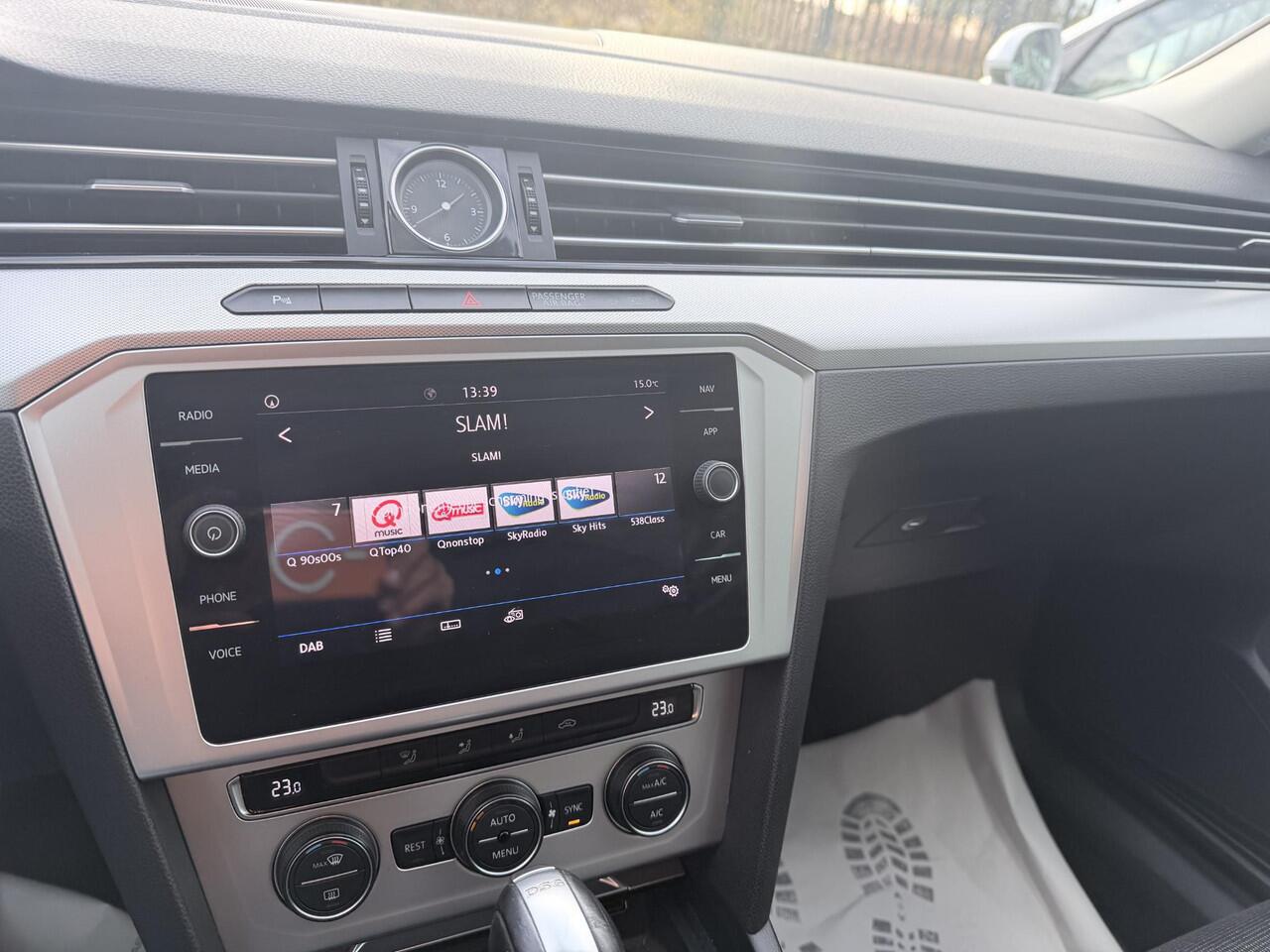 Volkswagen PASSAT Variant 1.4 TSI Comfortline Business AUTOMAAT | NAVIGATIE | LED PAKKET | MULIMEDIA| AIRCO/ECC | ADAPTIVE CRUISECONTROLL | PARKEERSENSOREN |