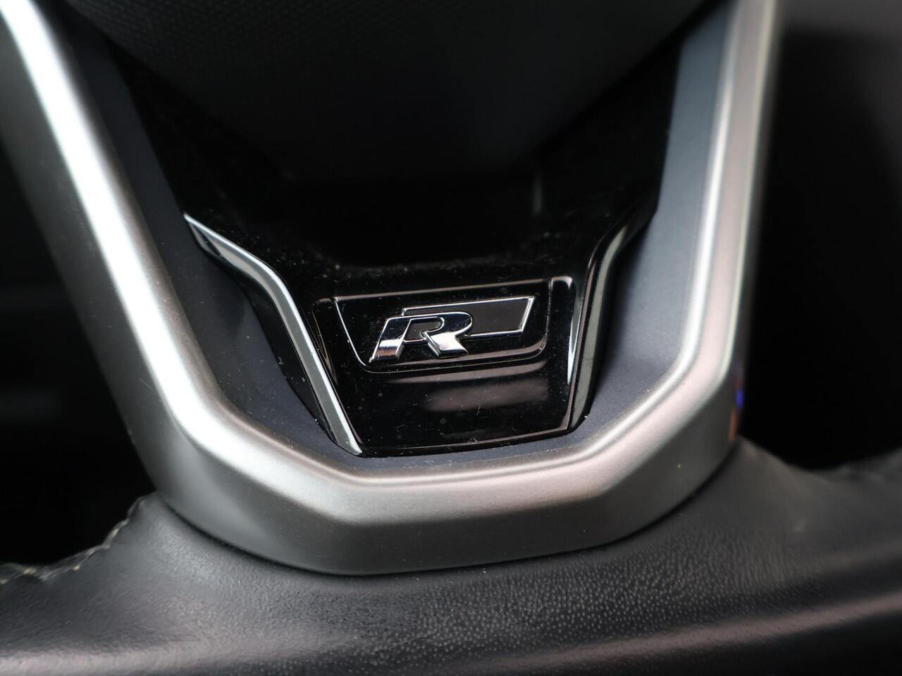 Volkswagen PASSAT Variant 1.5 TSI R-Line Business + | 150 PK | Automaat | Adaptive Cruisecontrol | Panoramadak | Stoelverwarming |