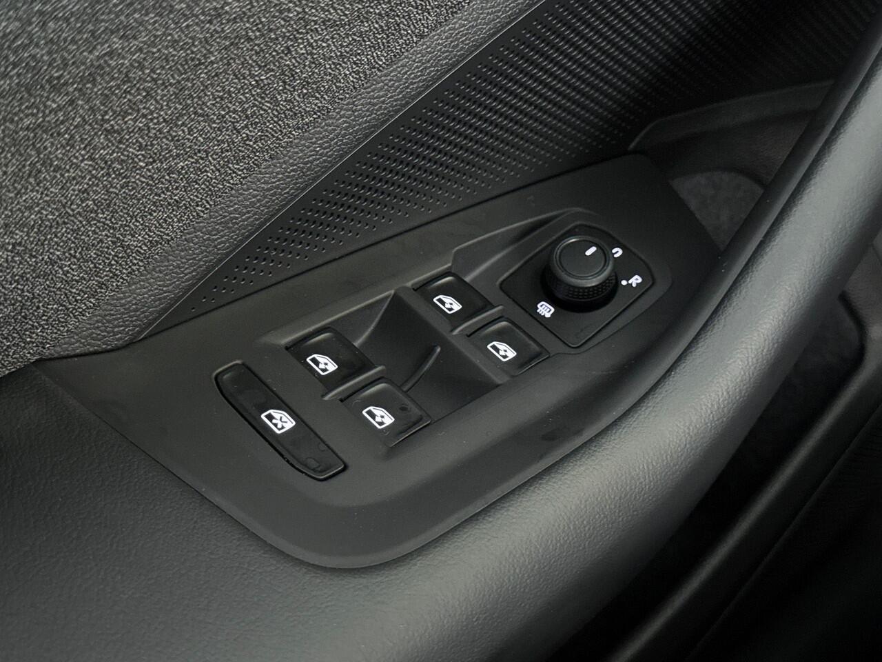 Volkswagen PASSAT Variant 1.5 204pk eHybrid Business Parkeersensoren voor en achter | Achteruitrijcamera | Adaptive Cruise Control