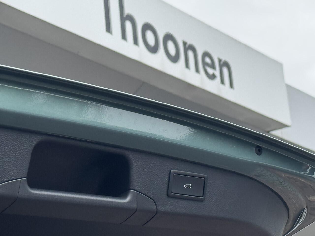 Volkswagen PASSAT Variant 1.5 eHybrid R-Line Edition 272pk | HUD | Pano | Trekhaak