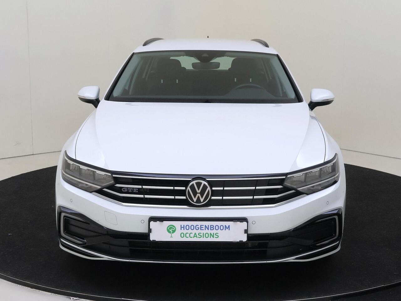 Volkswagen PASSAT Variant 1.4 TSI PHEV GTE | Navigatie | Adaptieve cruises control | Parkeersensoren | Keyless start | CarPlay | Bluetooth | Lane- en frontassist |