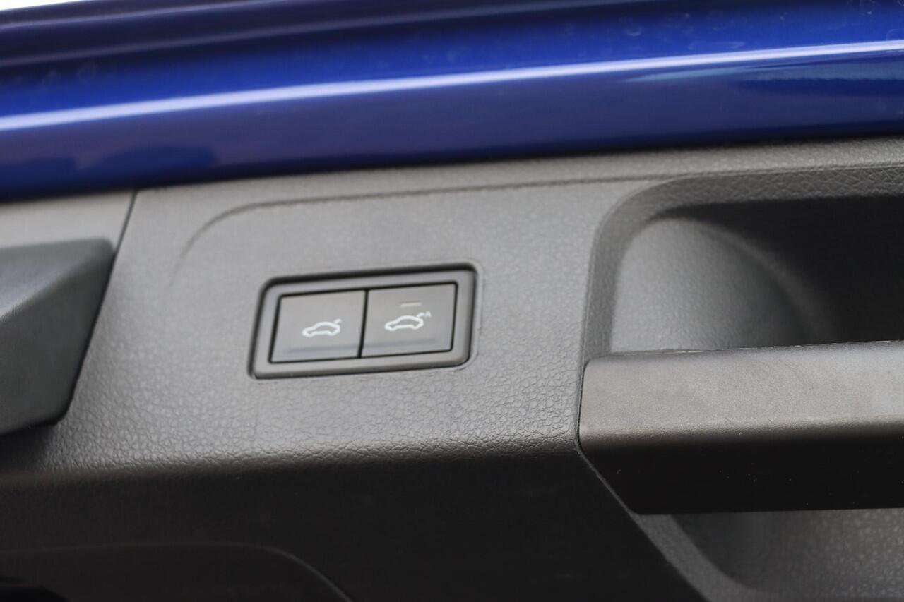 Volkswagen PASSAT Variant 1.5 TSI R-Line Business + 150pk DSG7