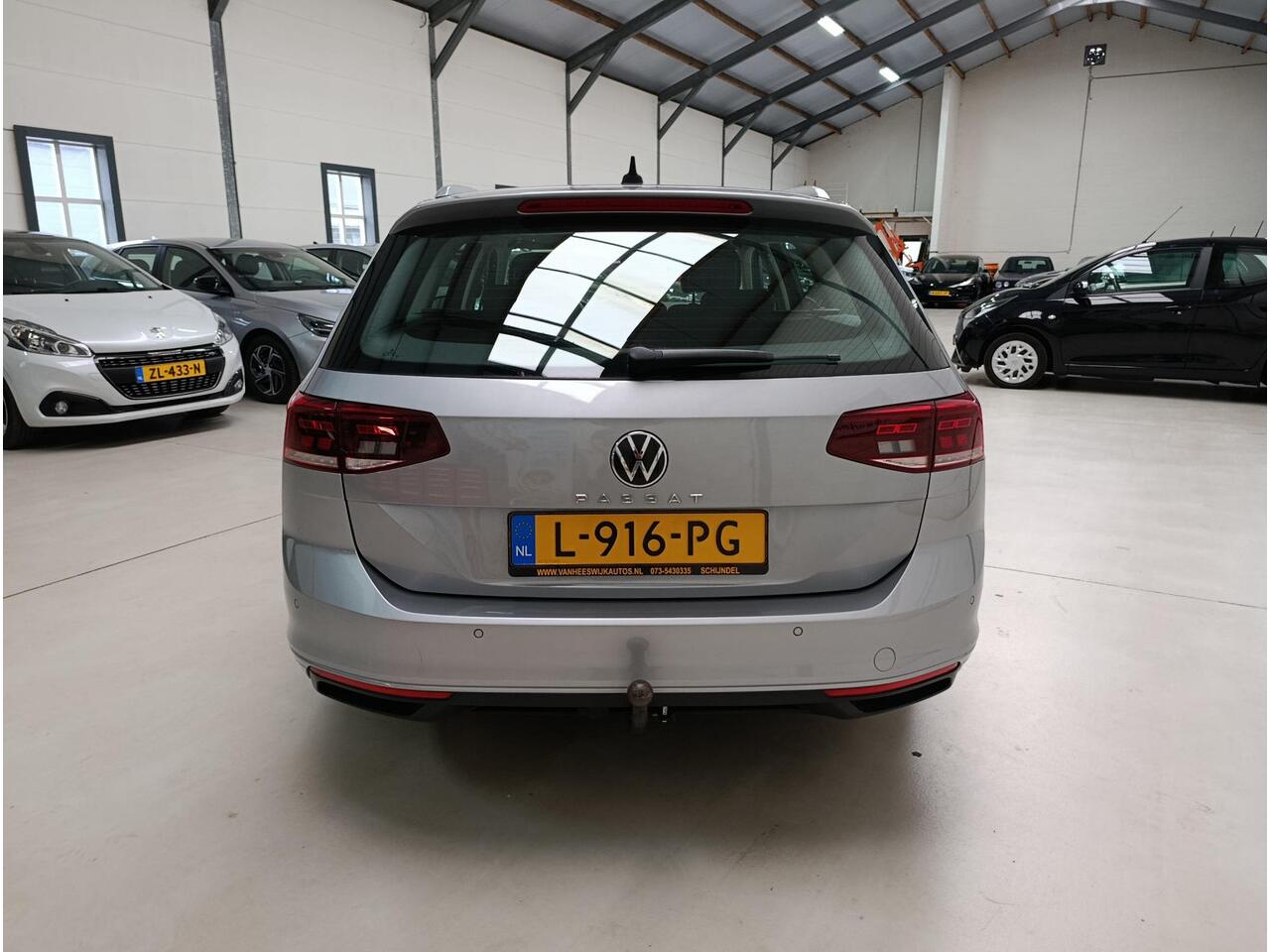 Volkswagen PASSAT Variant 1.5 TSI Business Ecc | Pdc | virual cockpit | Trekhaak