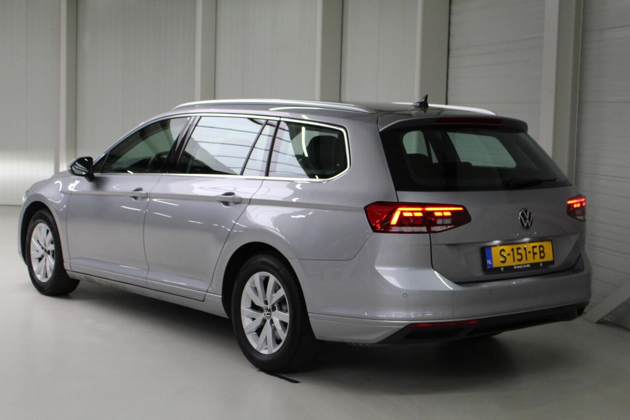 Volkswagen PASSAT Variant 1.5 TSI Business DSG Automaat Navigatie | Climate Control | Parkeersensoren | Lichtmetalen velgen