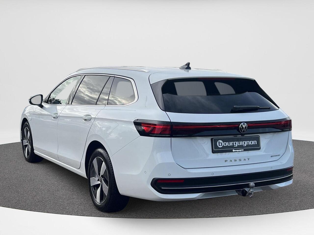Volkswagen PASSAT Variant 1.5 eHybrid Business | Trekhaak | A-Camera | HUD | SOH 102% | PHEV |