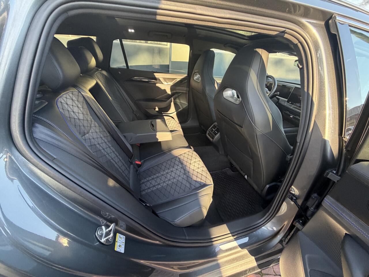 Volkswagen PASSAT Variant 1.5 eTSI R-Line Edition 150pk | Pano | IQ.Light | ACC | Ergo active + massage