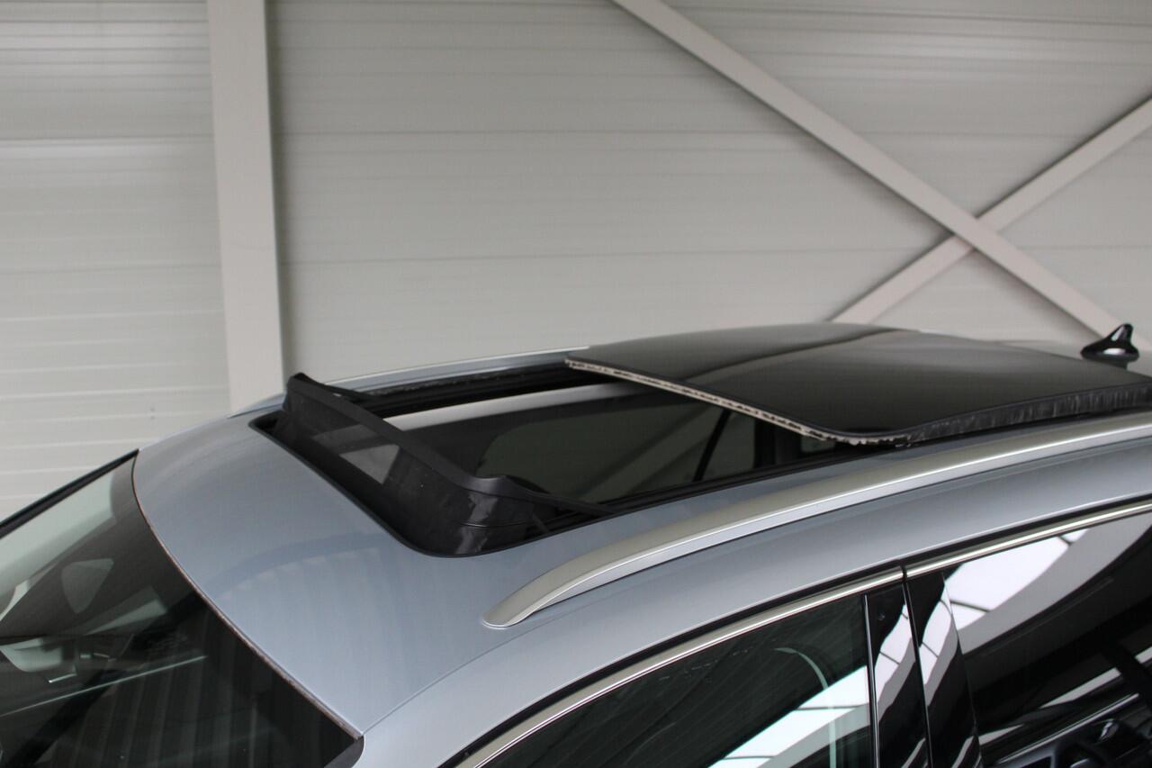 Volkswagen PASSAT Variant 1.5 eTSI Elegance Navigatie | Panoramadak | H.U.D. | 18" Velgen