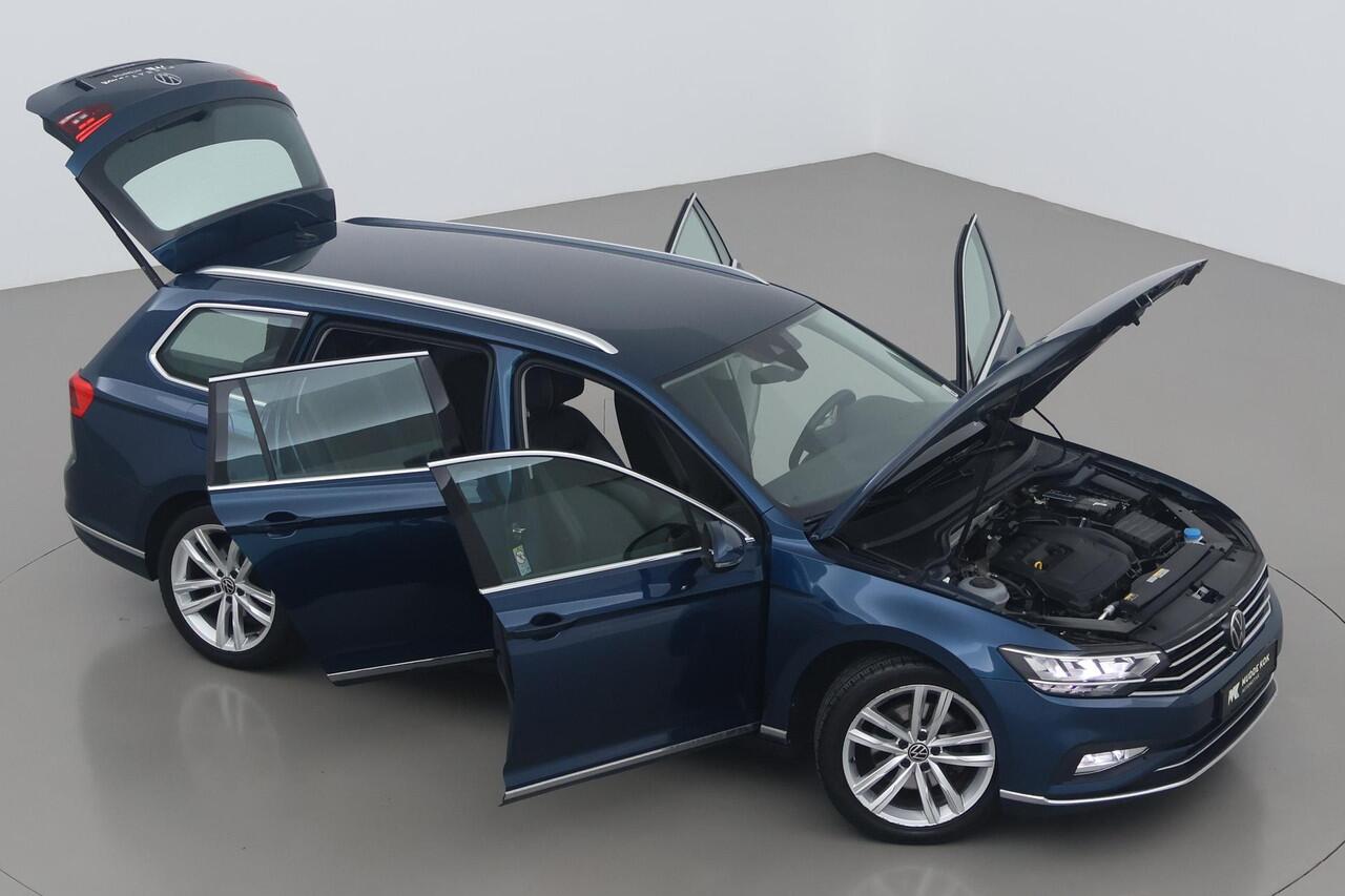 Volkswagen PASSAT 1.5 TSI Elegance | ACC | Stoelverwarming | Camera | Keyless | Elektrische Achterklep