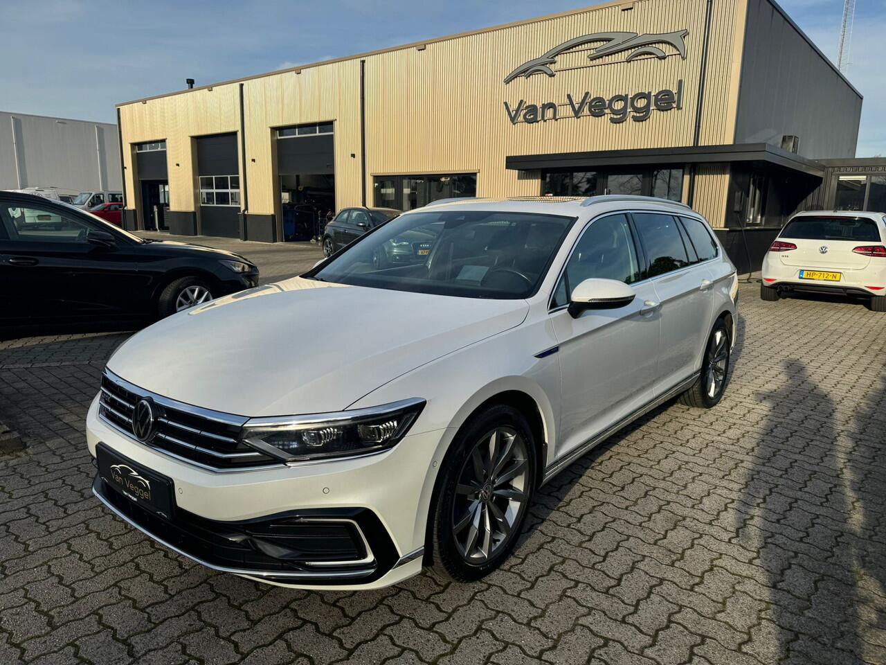 Volkswagen PASSAT Variant 1.4 TSI PHEV GTE virtual cockpit, head up, pano, trekhaak