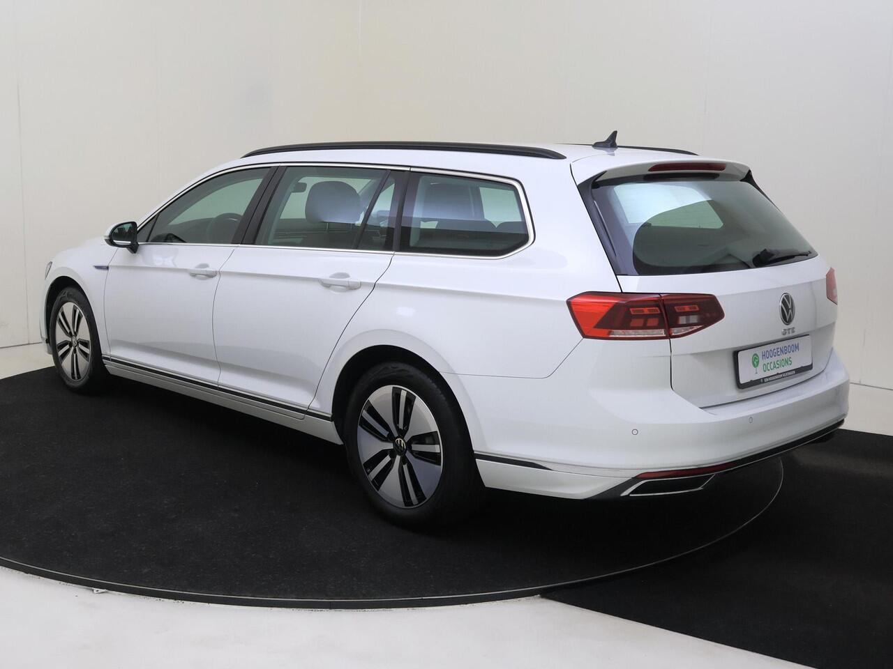Volkswagen PASSAT Variant 1.4 TSI PHEV GTE | Navigatie | Adaptieve cruises control | Parkeersensoren | Keyless start | CarPlay | Bluetooth | Lane- en frontassist |