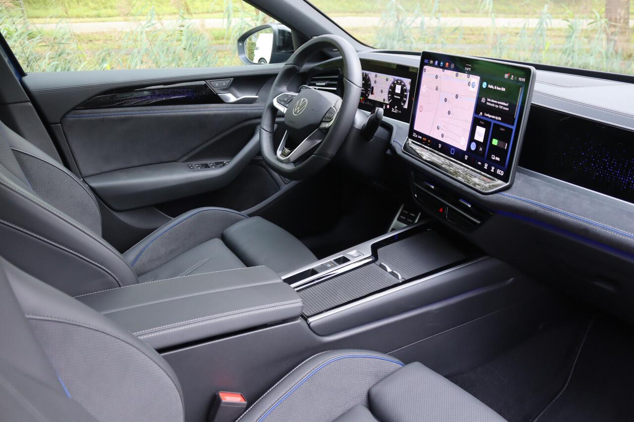 Volkswagen PASSAT Variant 1.5 eHybrid 272PK R-Line Edition Black Style Leder/Pano/IQ.Light/360/Head-up/HK/Navi Max/ACC/19"/Trekhaak wegkl.