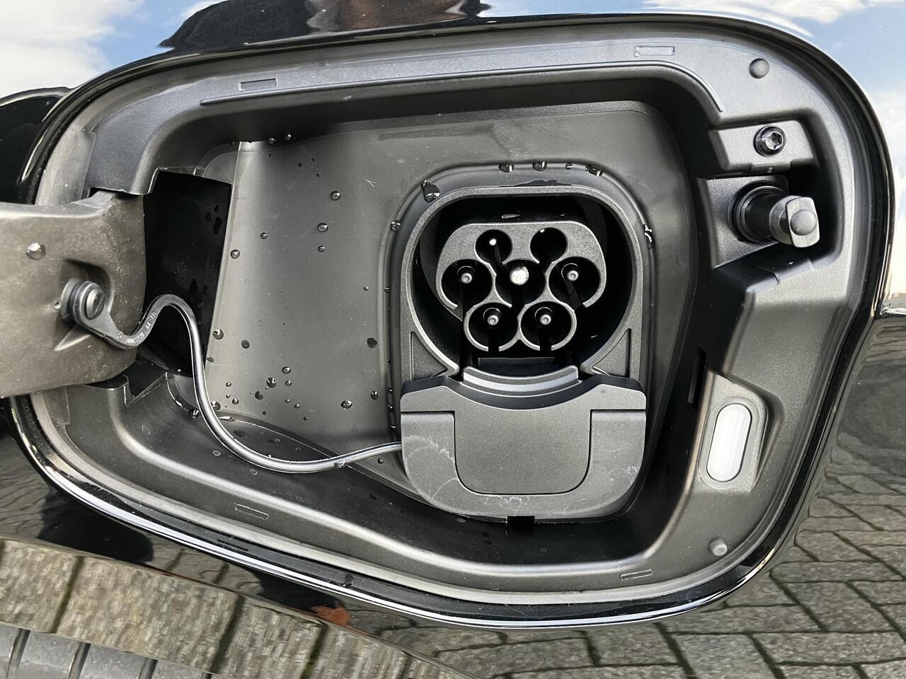 Volkswagen PASSAT Variant Elegance Business 1.5 eHybrid 150 kW / 204 PK DSG | Trekhaak met wegklapbare kogel |