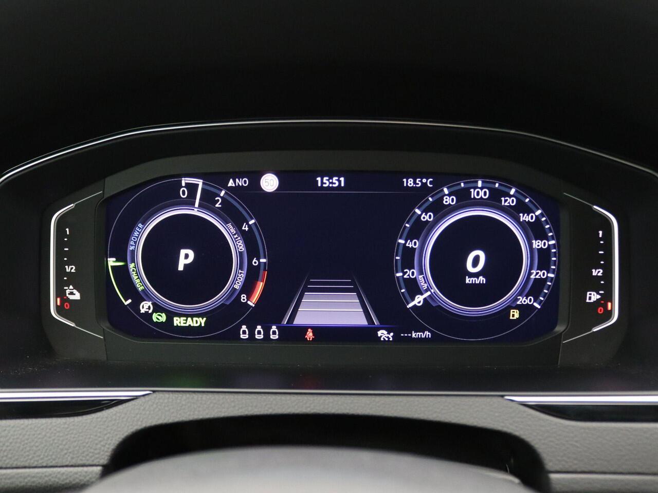 Volkswagen PASSAT Variant 1.4 TSI PHEV GTE Business 218PK DSG Achteruitrijcamera, Adaptieve Cruise Controle, Elektrische Achterklep, Stoelverwarming, Navi, 17" LM Velgen