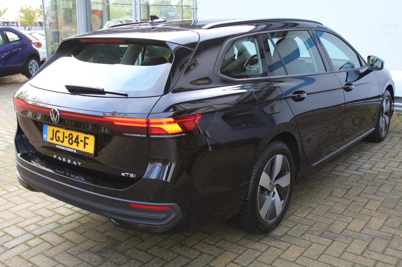 Volkswagen PASSAT Variant 1.5 eTSI 150 pk | Incl. 12 maanden Garantie | Stoel/stuur verwarming | Achteruitrijcamera | Adaptive cruise controle | Dodehoekdetectie | Parkeersensoren V+A | Navigatie | Apple CarPlay/Android Auto | Draadloze telefoonlader | Climate controle | L