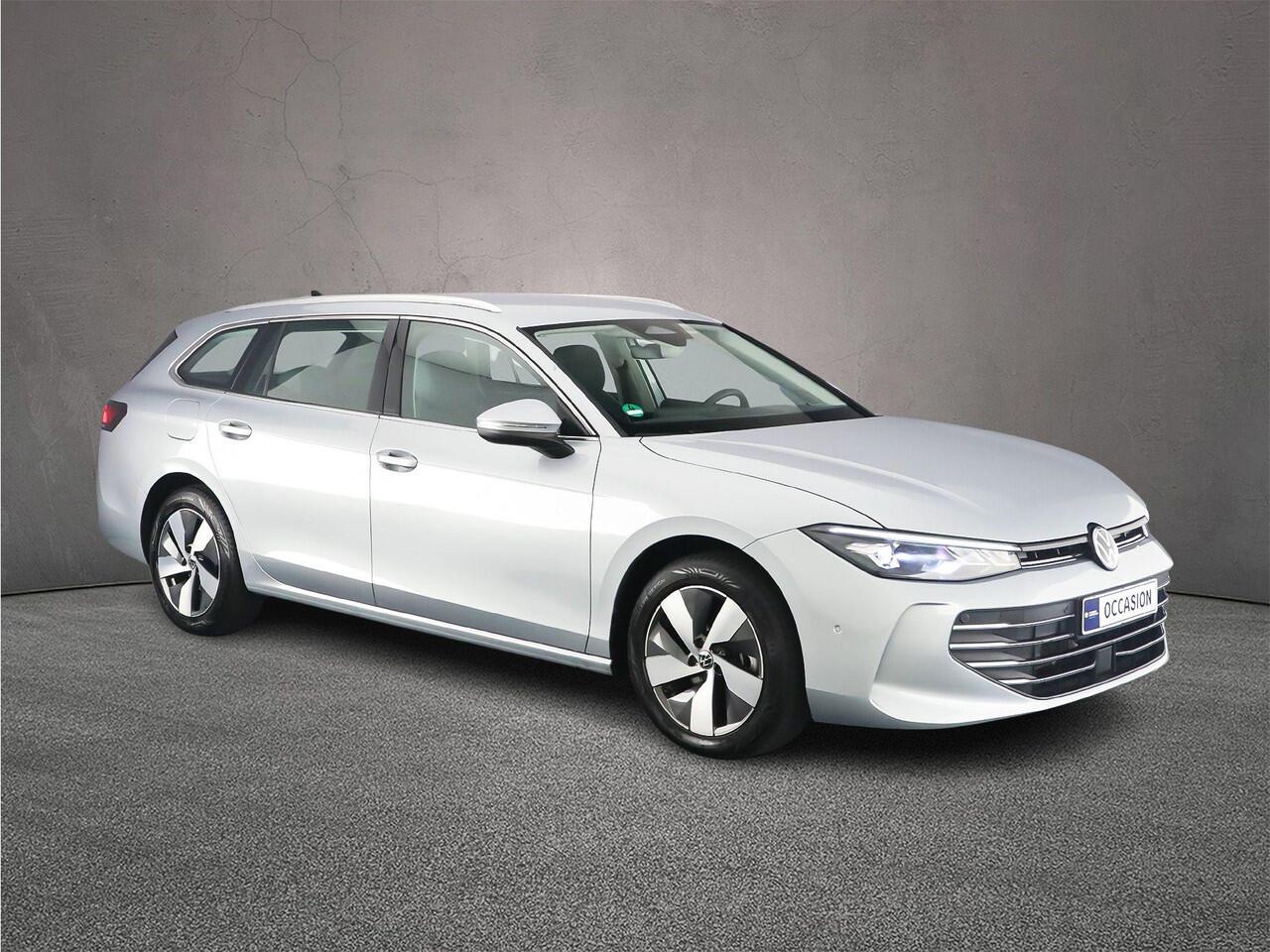 Volkswagen PASSAT Variant Business 1.5 eTSI 150pk DSG Automaat Trekhaak, Adaptive cruise control, Achteruitrijcamera, LED koplampen, Navigatie, Park assist, App connect