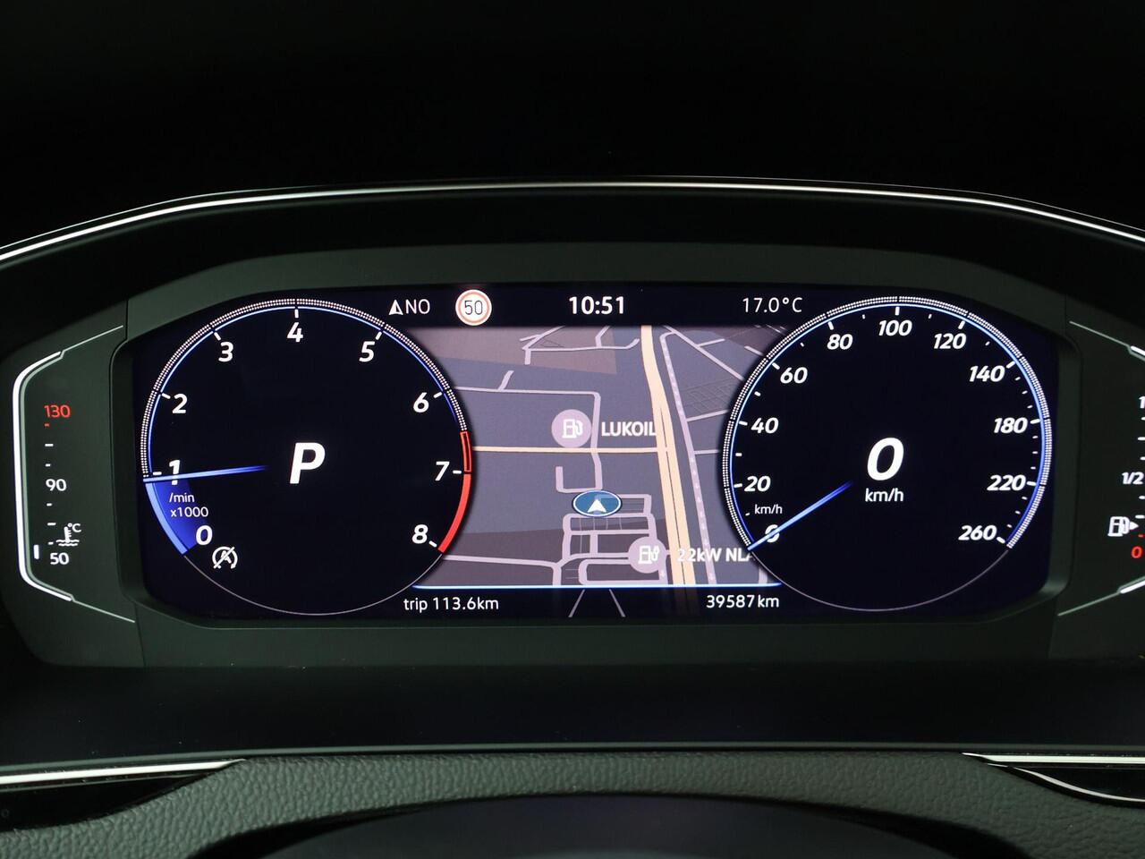 Volkswagen PASSAT Variant 1.5 TSI R-Line Business + | 150 PK | Automaat | Panoramadak | Matrix LED koplampen | R-Line |