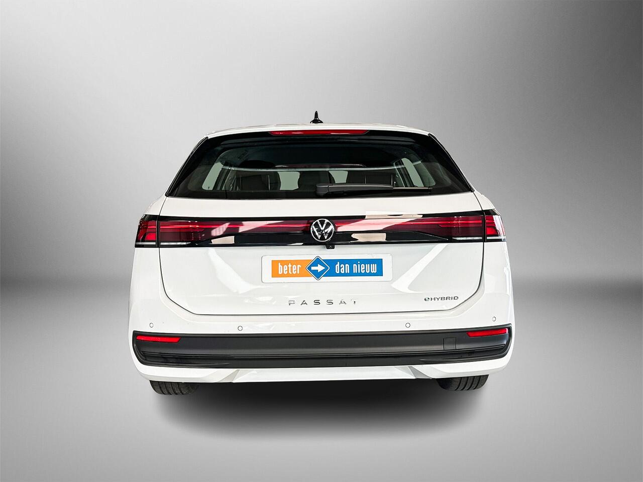 Volkswagen PASSAT Variant 1.5 204pk eHybrid Business Parkeersensoren voor en achter | Achteruitrijcamera | Adaptive Cruise Control