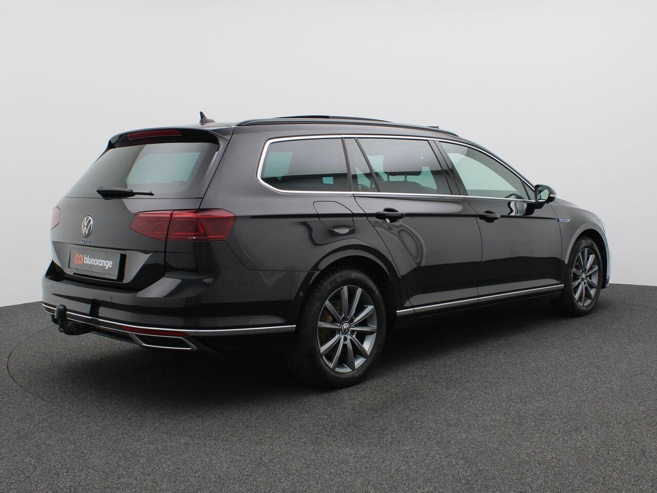 Volkswagen PASSAT Variant 1.4 TSI PHEV GTE Business 218PK DSG Leder, Pano-Schuifdak, Trekhaak, Achteruitrijcamera, Keyless, Side Assist, Stoel-Stuurverwarming, 18" LM Velgen, Adaptieve Cruise Control