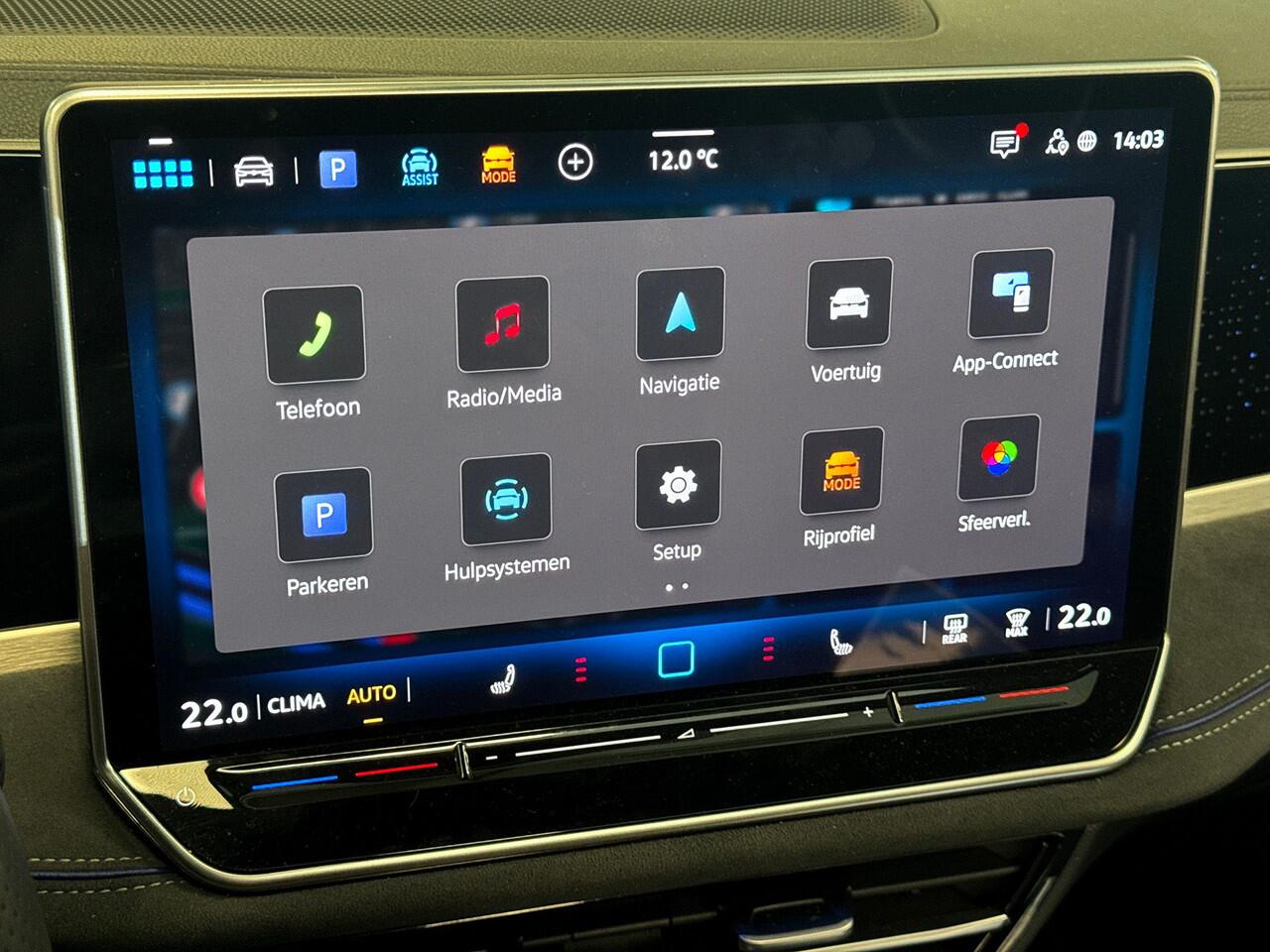 Volkswagen PASSAT Variant 1.5 150pk eTSI R-Line Edition Panoramadak | Parkeersensoren voor & achter | Achteruitrijcamera