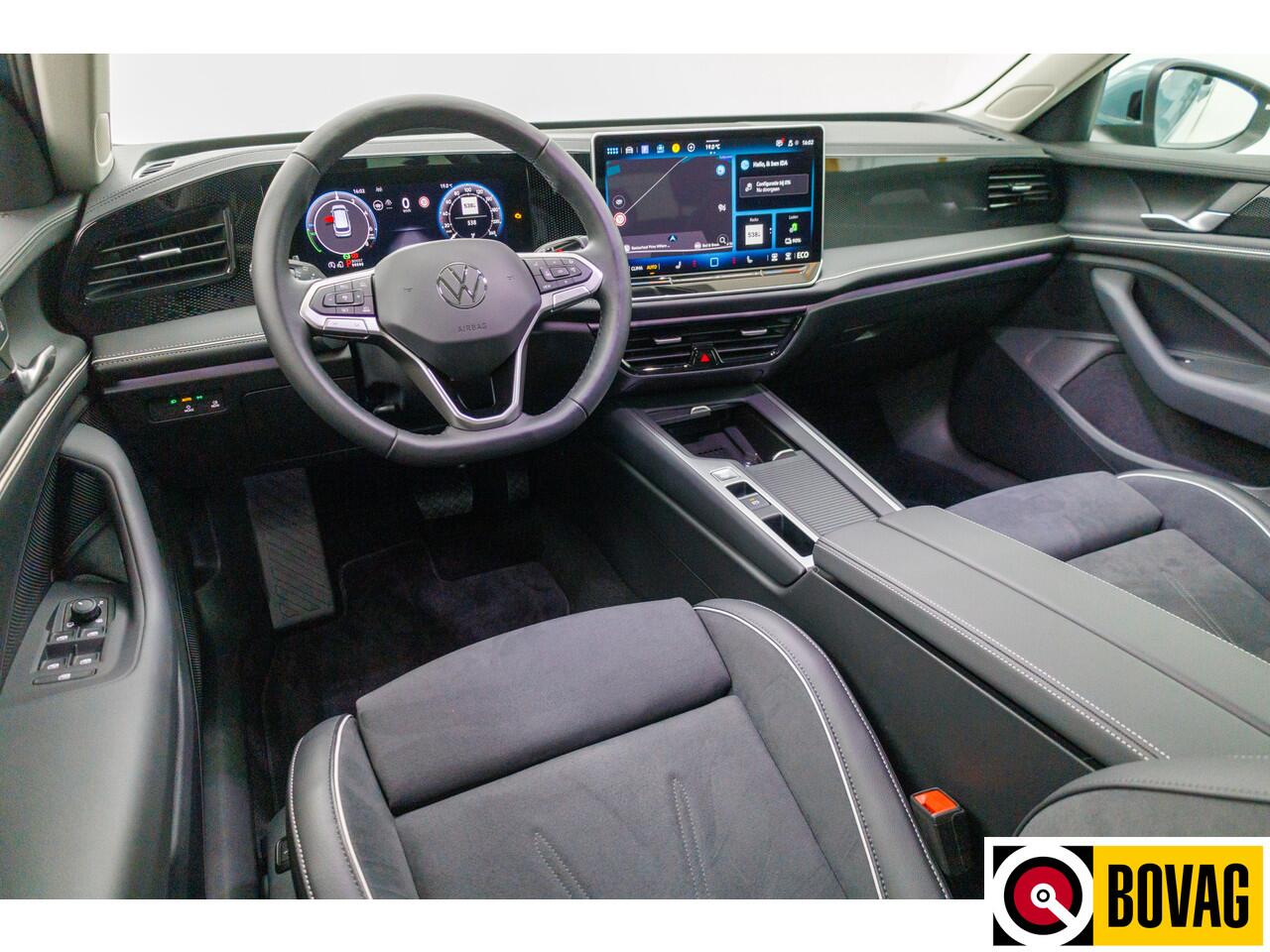 Volkswagen PASSAT Variant 1.5 eHybrid Business 204 PK | Facelift | Travel assist | Stoel &stuurverw. | Elec. klep | Ergo Active stoel met massage, Adaptieve cruise, Camera, Sfeerverlichting