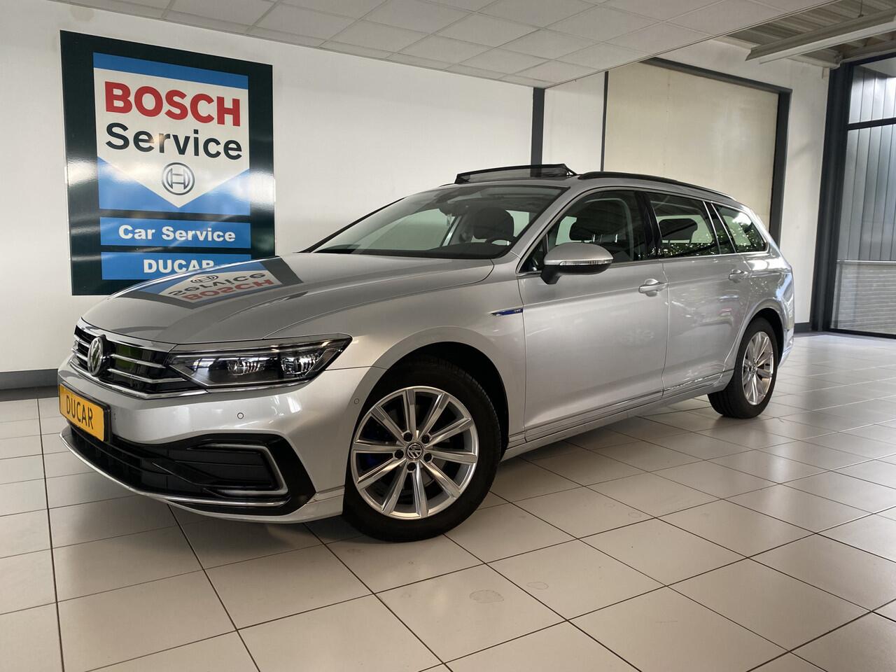 Volkswagen PASSAT Variant 1.4 TSI PHEV GTE Business Panodak/ Trekhaak / apple carplay / adaptive cruise / Navigatie / Massage stoel