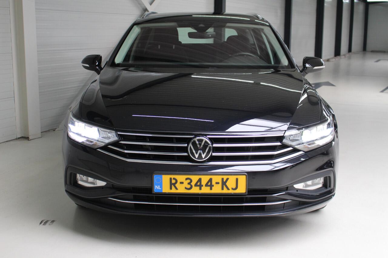 Volkswagen PASSAT Variant 1.5 TSI Business Navigatie | Lichtmetalen velgen | Cruise Control | PDC