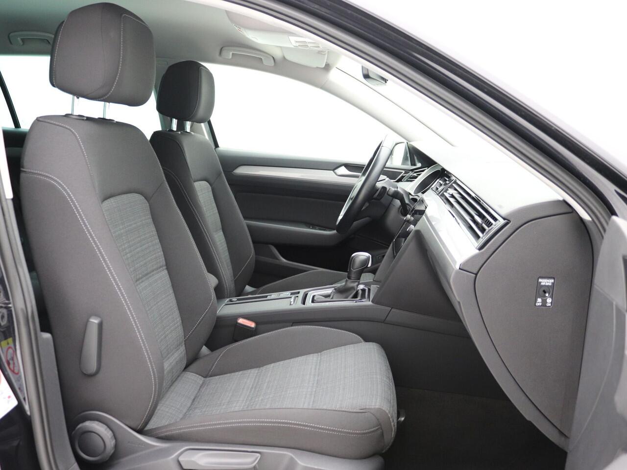 Volkswagen PASSAT Variant 1.5 TSI Business 150pk Aut. / Trekh. / Adap. cruise / Carplay