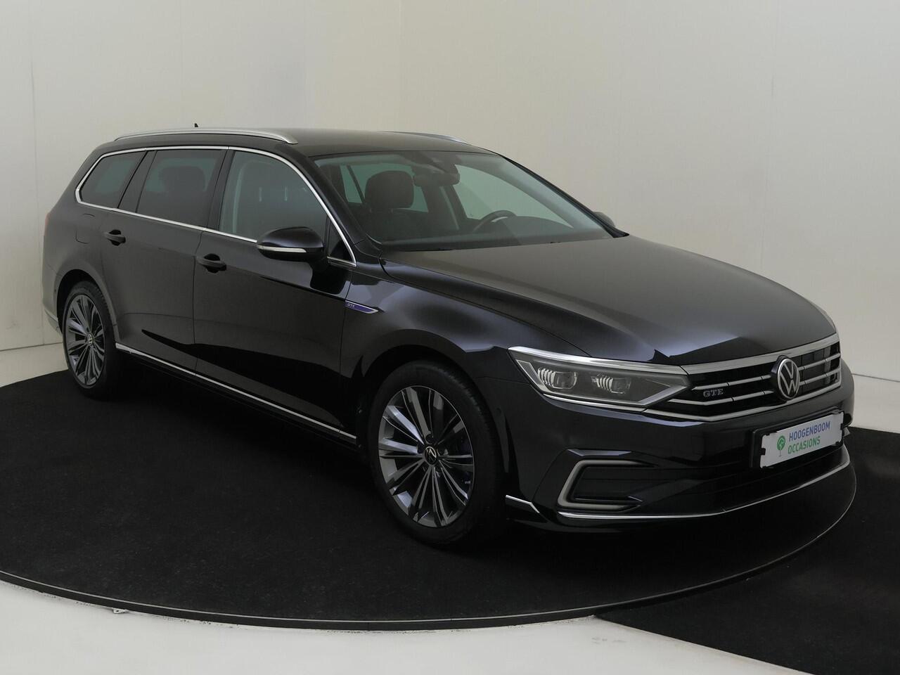 Volkswagen PASSAT 1.4 TSI PHEV GTE Business | Trekhaak | 360 camera | Head-up display | Standkachel | Parkeerasisstent | Keyless | LED matrix verlichting | Dodehoek detectie |