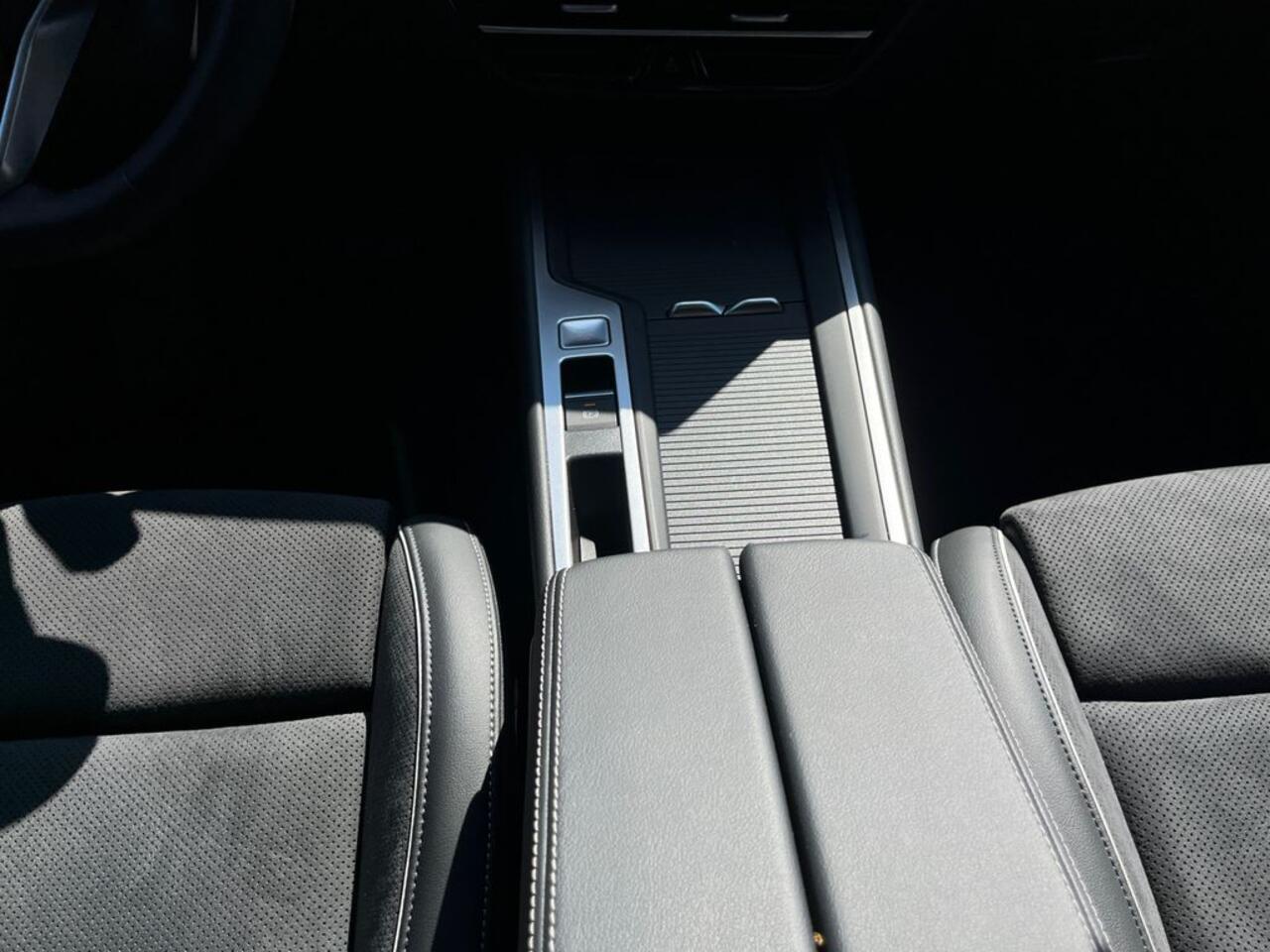 Volkswagen PASSAT Variant 2.0 TDI 150 PK DSG ACC LED 360 Camera Trekhaak Massage