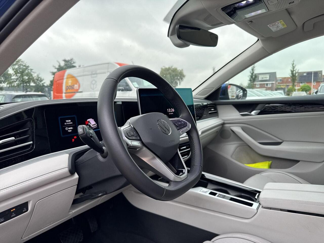 Volkswagen PASSAT Variant 1.5 eHybrid Elegance | Trekhaak | Leder | 18 inch | 150 pk | Automaat | SOH 100% |