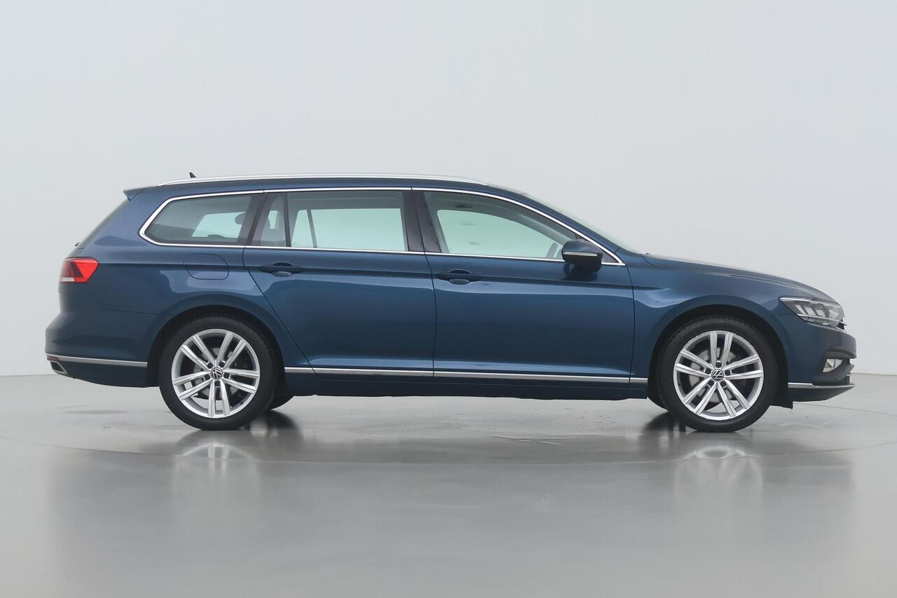 Volkswagen PASSAT 1.5 TSI Elegance | ACC | Stoelverwarming | Camera | Keyless | Elektrische Achterklep