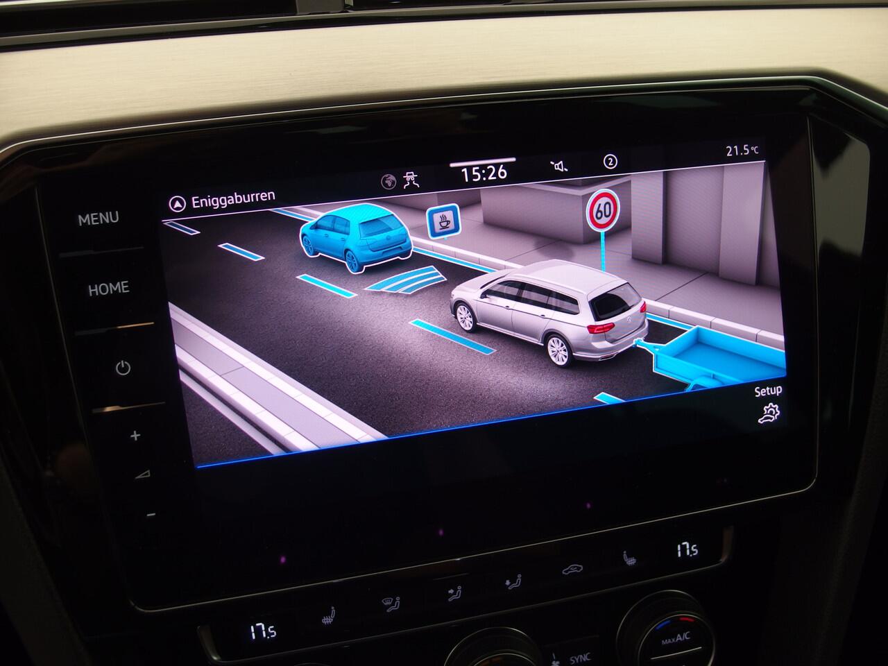 Volkswagen PASSAT Variant 1.5 TSI Elegance Business R FACELIFT / R-LINE / AUTOMAAT / GR NAVI / TREKHAAK / STOELVERW / CAMERA / FULL LED / NL-AUTO